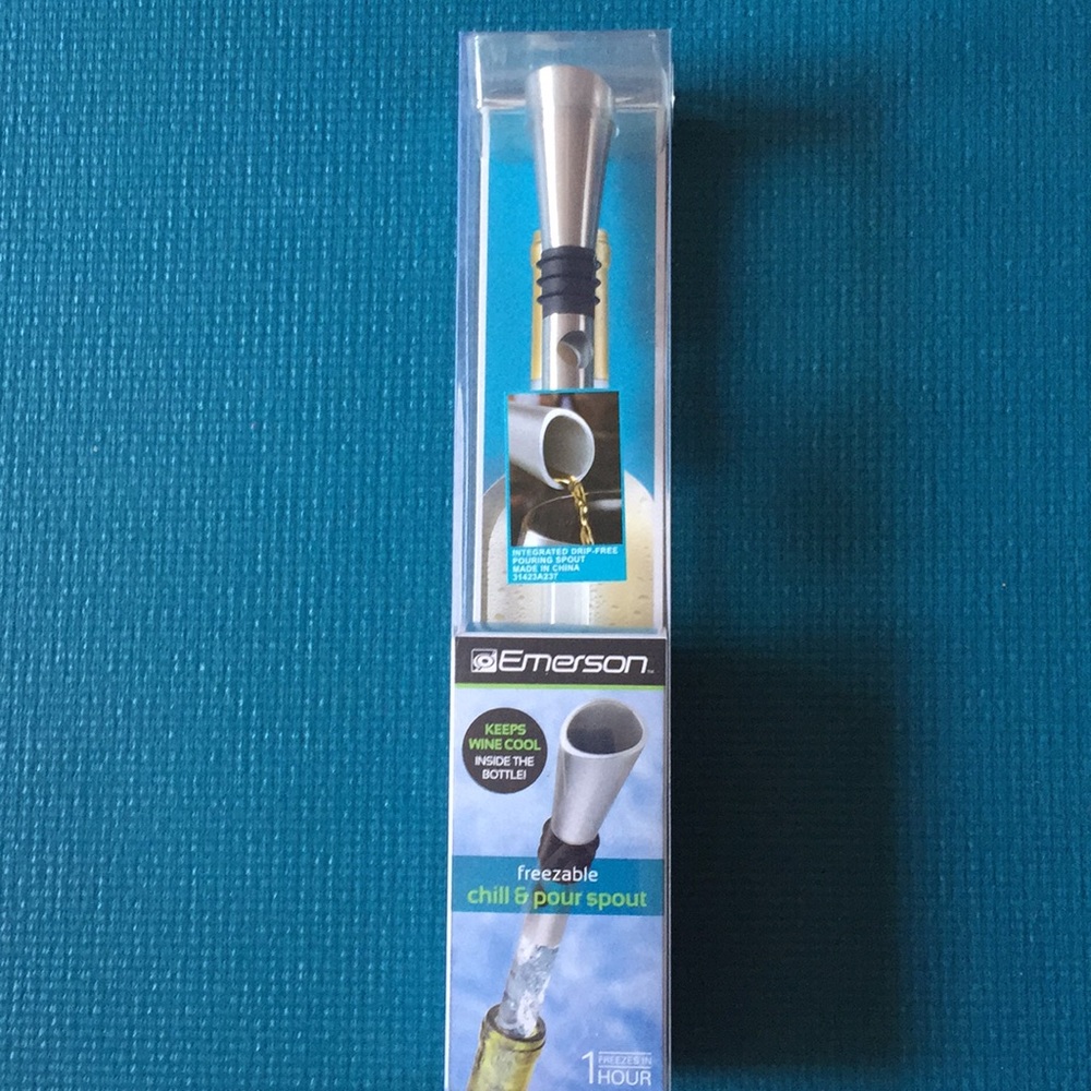 Emerson freezable chill & pour spout NEW